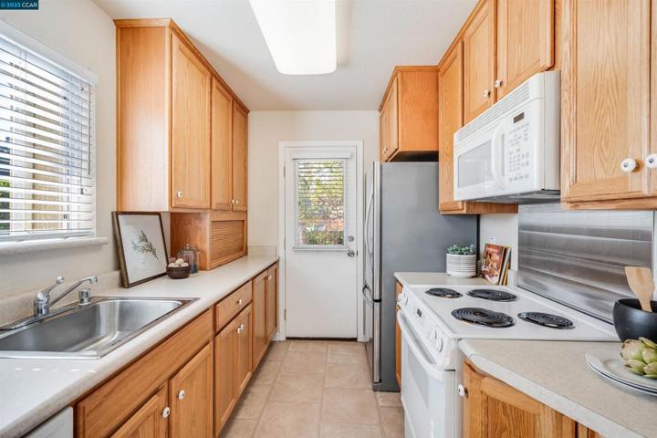 18981 Lake Chabot Rd, Castro Valley, California 94546
