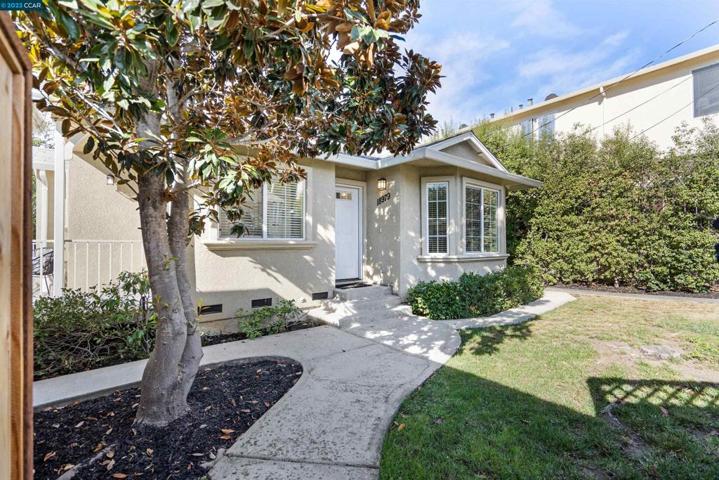 18981 Lake Chabot Rd, Castro Valley, California 94546