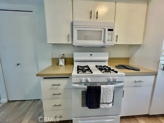 44220 San Pablo Avenue 8, Palm Desert, California 92260