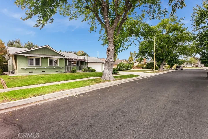 This beautiful home with abundant upgrades and amenities is located on a quiet tree-lined cul-de-sac in one of Canoga Parks most sought-after neighborhoods. The lush green lawn, colorful flower beds, well-trimmed hedges, and gated pergola style covered entryway enhance its eye-catching curb appeal.