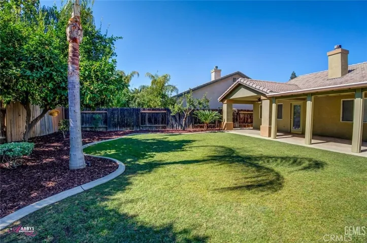 8213 Seven Hills W Drive, Bakersfield, California 93312
