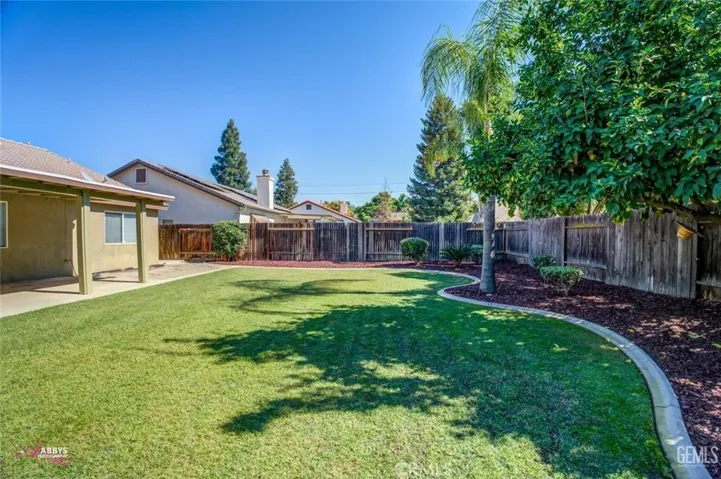8213 Seven Hills W Drive, Bakersfield, California 93312