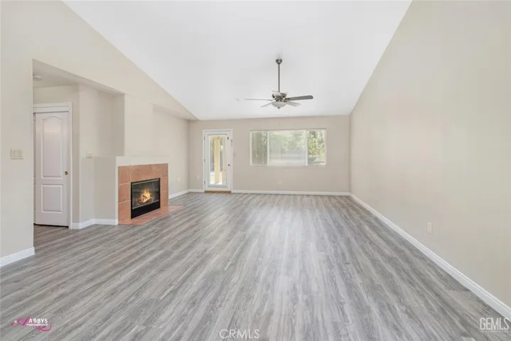 8213 Seven Hills W Drive, Bakersfield, California 93312