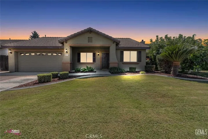 8213 Seven Hills W Drive, Bakersfield, California 93312