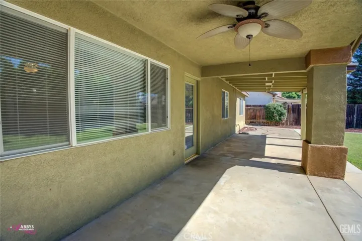8213 Seven Hills W Drive, Bakersfield, California 93312