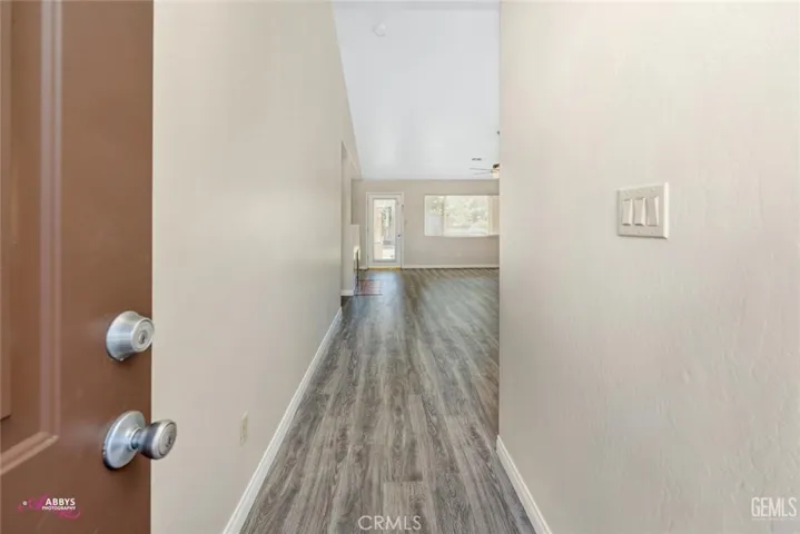 8213 Seven Hills W Drive, Bakersfield, California 93312