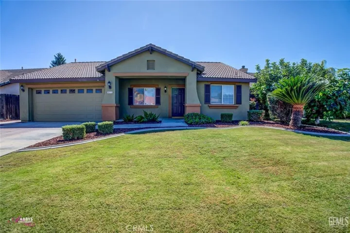 8213 Seven Hills W Drive, Bakersfield, California 93312
