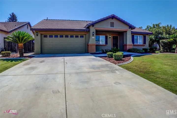 8213 Seven Hills W Drive, Bakersfield, California 93312