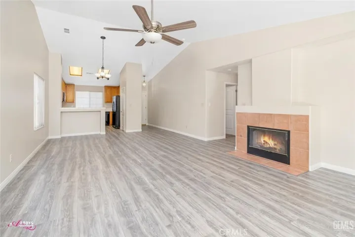 8213 Seven Hills W Drive, Bakersfield, California 93312