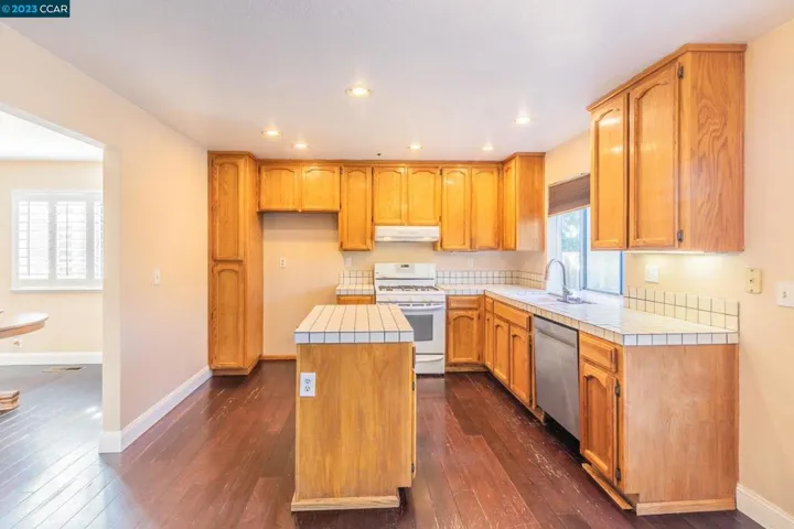 976 Bellflower, Livermore, California 94551