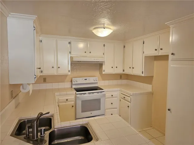 21 Cresta Verde Drive, Rolling Hills Estates, California 90274