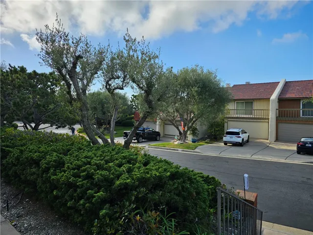 21 Cresta Verde Drive, Rolling Hills Estates, California 90274