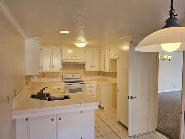 21 Cresta Verde Drive, Rolling Hills Estates, California 90274
