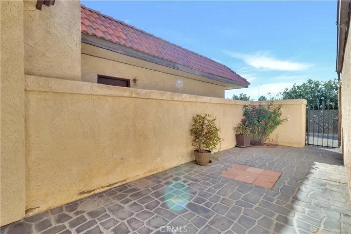 2125 El Domingo Circle, Lancaster, California 93536