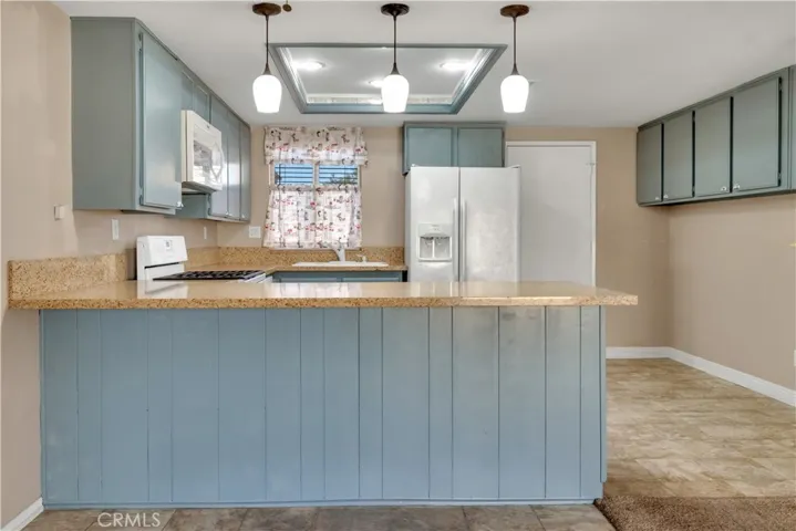 2125 El Domingo Circle, Lancaster, California 93536