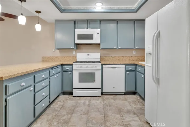 2125 El Domingo Circle, Lancaster, California 93536