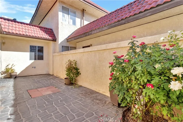 2125 El Domingo Circle, Lancaster, California 93536