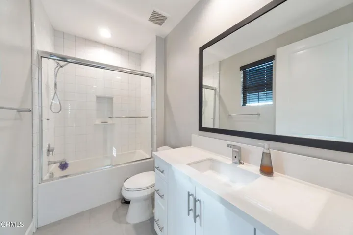 2nd Master Suite Bathroom
