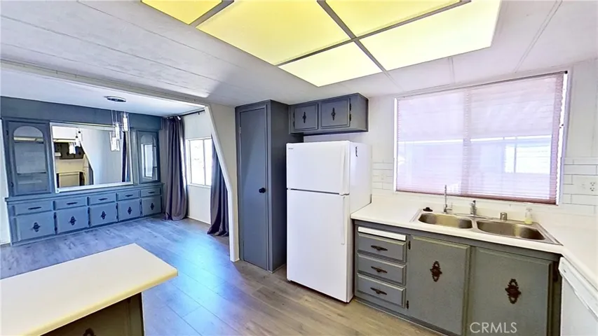 2330 East Avenue J8 Unit 27, Lancaster, California 93535