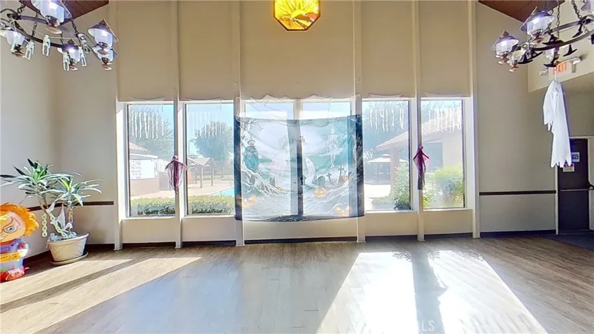 2330 East Avenue J8 Unit 27, Lancaster, California 93535