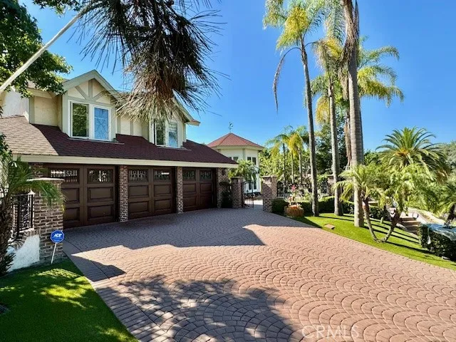27055 Hidden Trail Road, Laguna Hills, California 92653