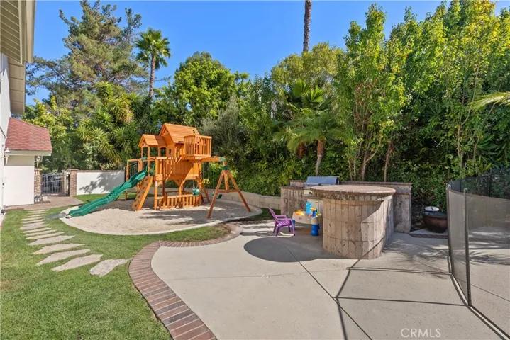 27055 Hidden Trail Road, Laguna Hills, California 92653