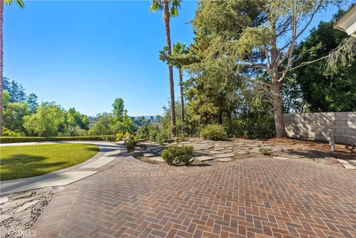 27055 Hidden Trail Road, Laguna Hills, California 92653