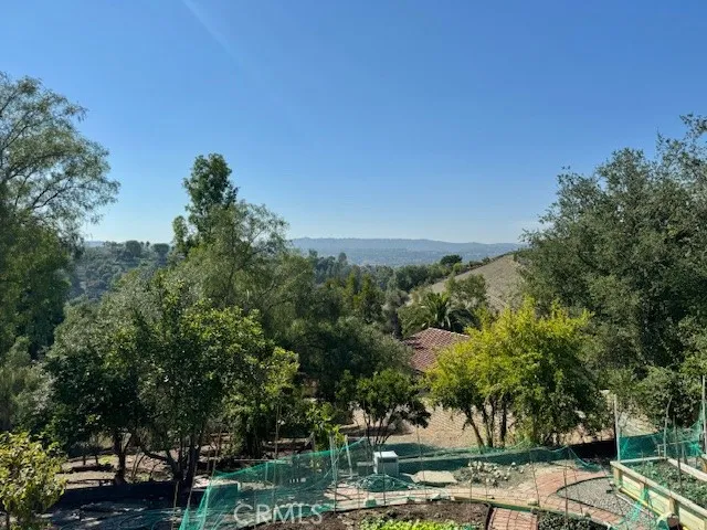 27055 Hidden Trail Road, Laguna Hills, California 92653