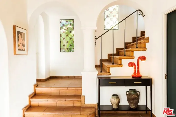 the windows & archways stunning