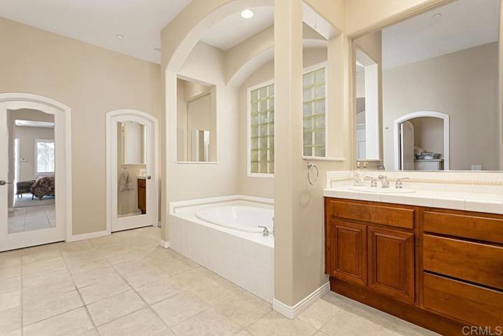 698 Braemar, Fallbrook, California 92028