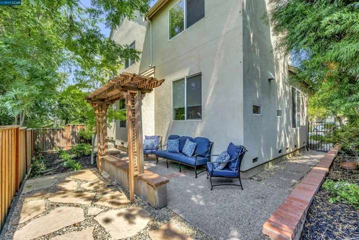 1143 Maggie Ln, Walnut Creek, California 94597
