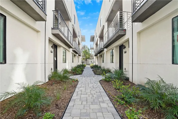 6717 N Galie, Van Nuys, California 91411
