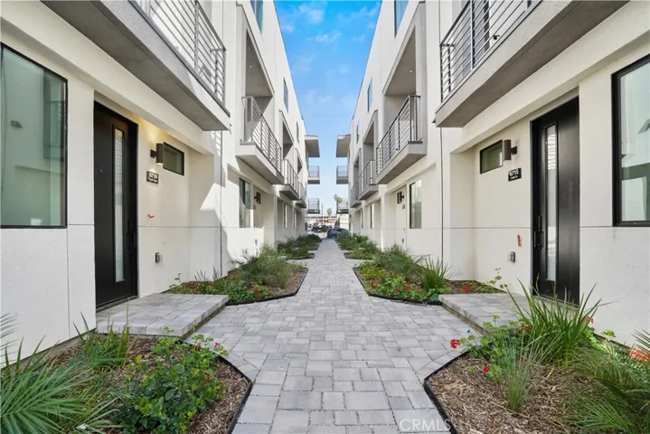 6717 N Galie, Van Nuys, California 91411