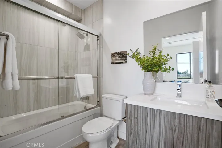 6717 N Galie, Van Nuys, California 91411