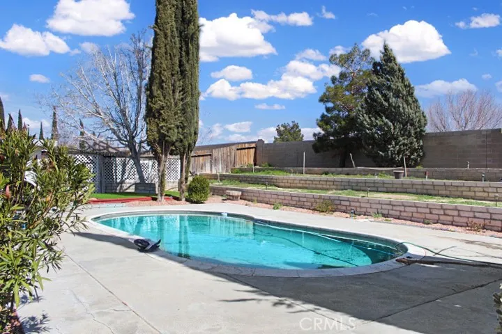 12769 Yorkshire Drive, Apple Valley, California 92308