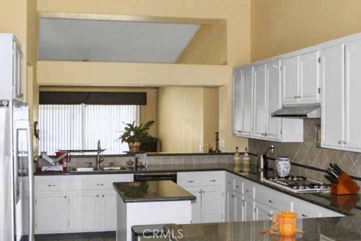 12769 Yorkshire Drive, Apple Valley, California 92308