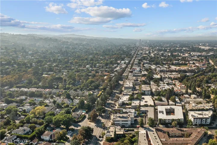 Another beautiful shot of Ventura Blvd
