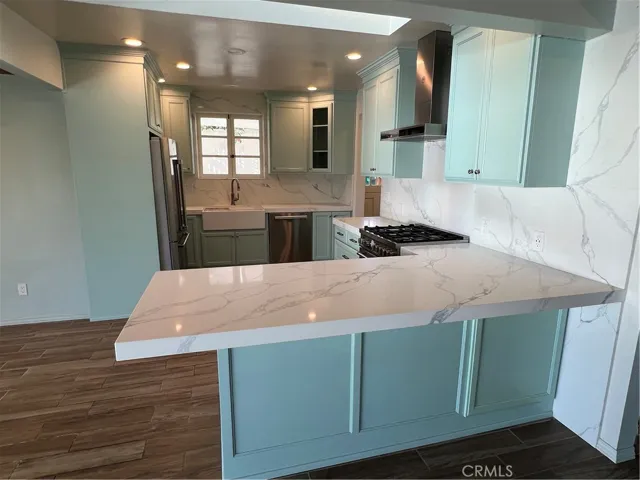 A very talented designer created this marvelous area.