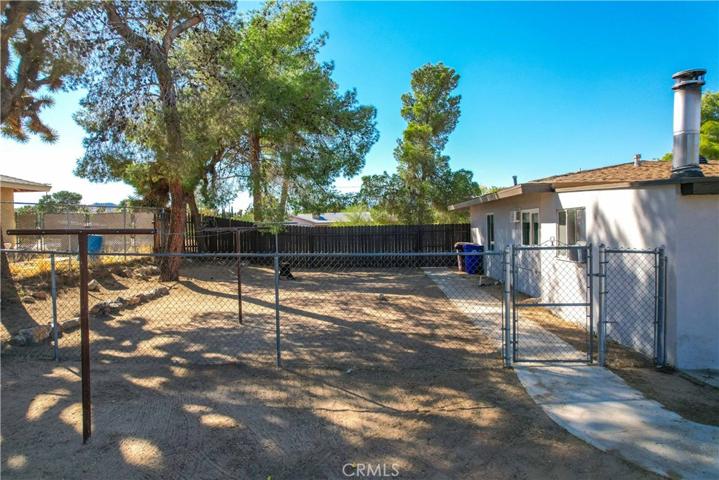 7453 Condalia Avenue, Yucca Valley, California 92284