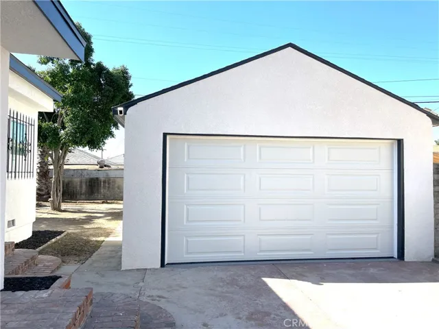 2 CARS GARAGE