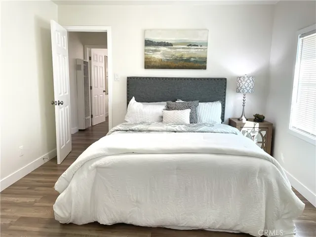 FRONT UNIT: MASTER BEDROOM