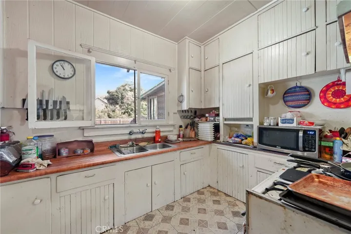 351 E Italia Street, Covina, California 91723