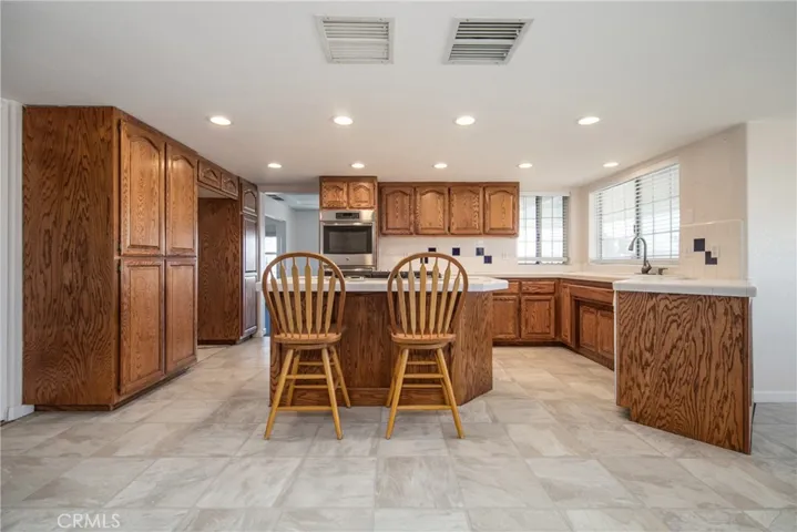 9203 Hollister Road, Phelan, California 92371