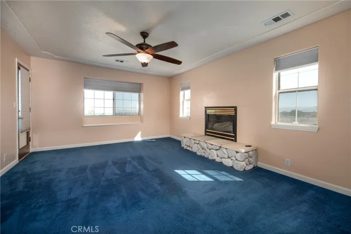 9203 Hollister Road, Phelan, California 92371