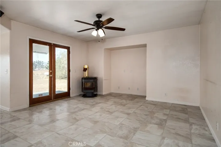 9203 Hollister Road, Phelan, California 92371