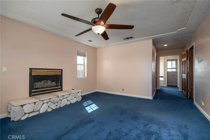 9203 Hollister Road, Phelan, California 92371