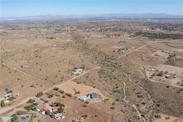 9203 Hollister Road, Phelan, California 92371