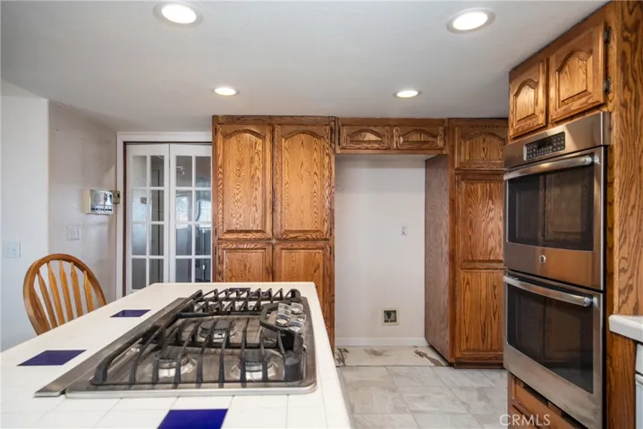 9203 Hollister Road, Phelan, California 92371