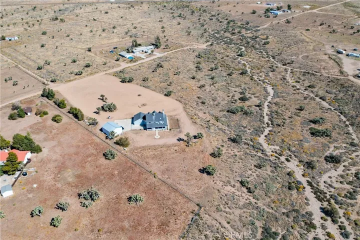 9203 Hollister Road, Phelan, California 92371