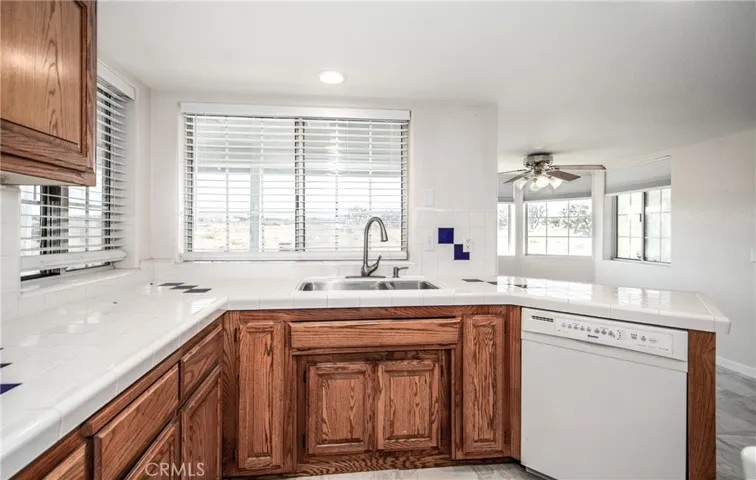 9203 Hollister Road, Phelan, California 92371